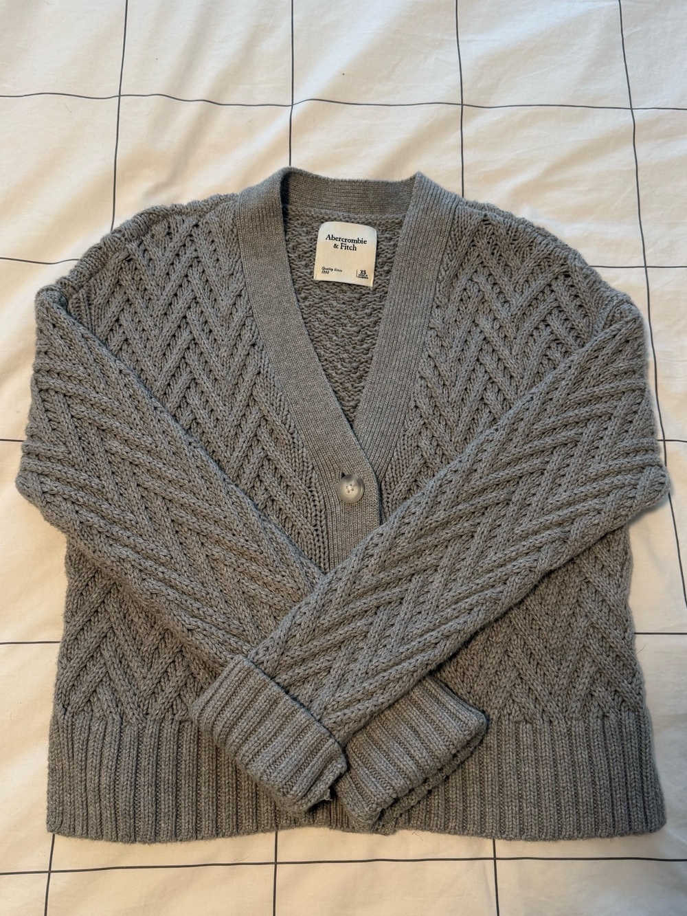 Abercrombie & Fitch Women's Heather Gray Cable Knit V-Neck Cardigan